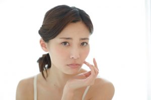 肌のシミ・シワ・たるみが気になるのはコラーゲンの減少が原因かも？